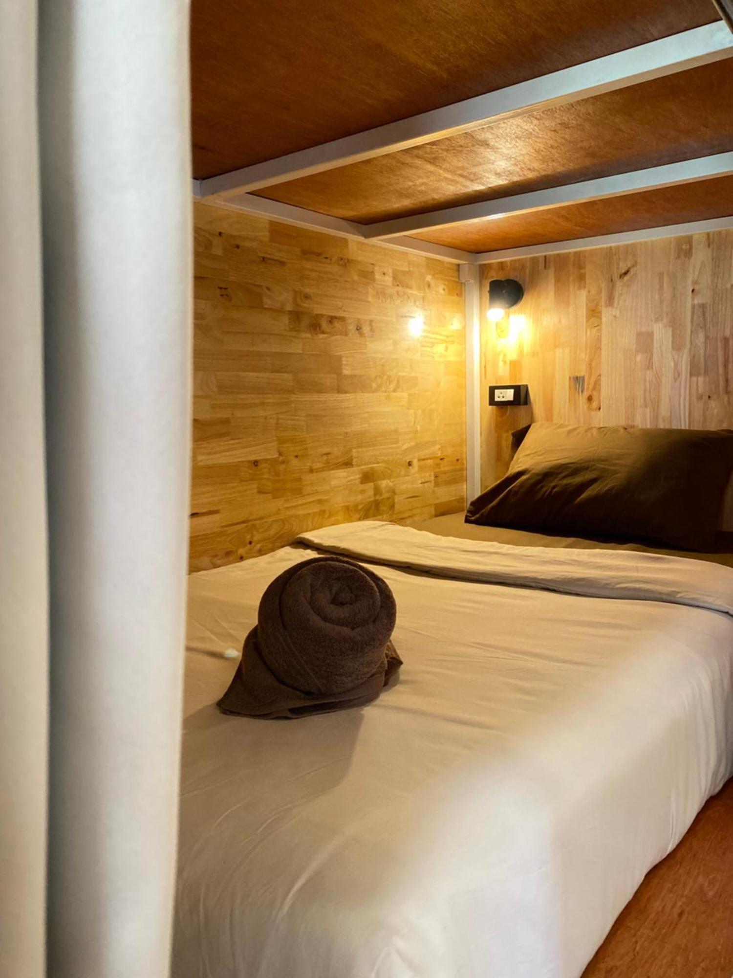 Flora Hostel Khaosok Khao Sok National Park Extérieur photo